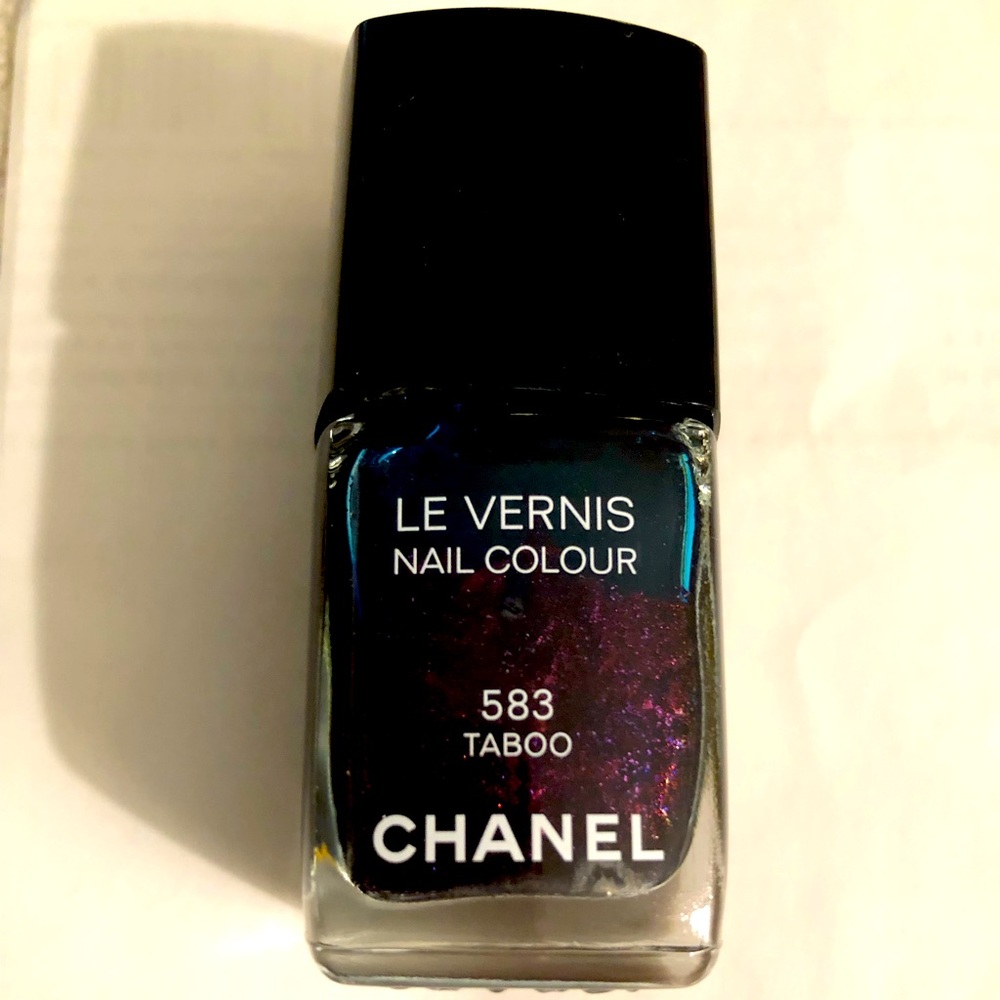 Chanel nail polish